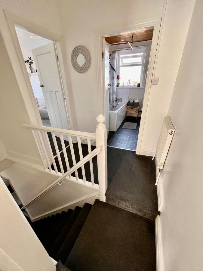 Entire Holiday Home In Blackpool With Free Parking And A Private Patio Garden Экстерьер фото